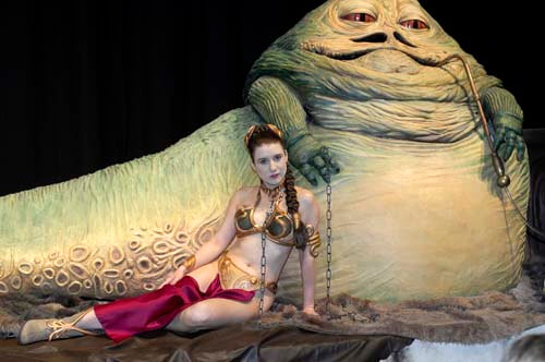 http://www.likeni.ru/upload/2012/New%20Folder/New%20Folder/Jabba%20and%20Leia.jpg