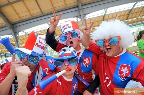 Футбольные болельщики перемещаются от ТВ к ВКонтакте 