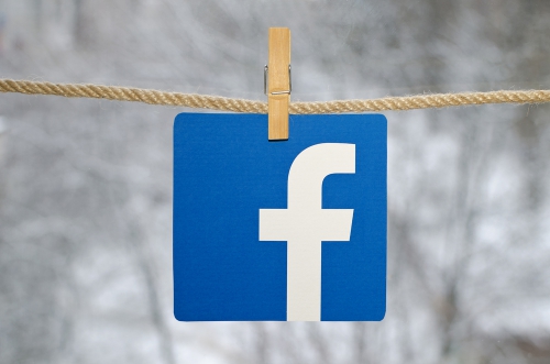 Facebook закрывает три своих приложения Facebook закрывает три своих приложения