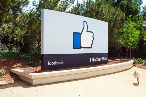 Facebook запустил продажу рекламы формата in-stream Facebook запустил продажу рекламы формата in-stream