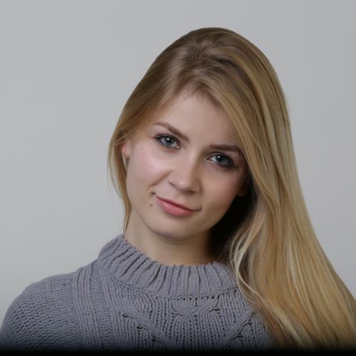 Юлия Сирык content-creator компании SweetCV