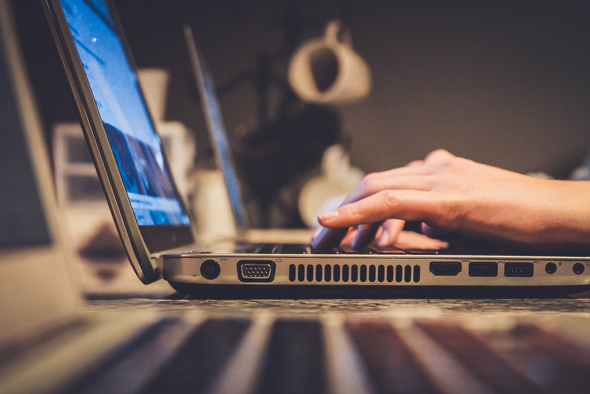 Российский рекламный рынок упал на 6% за три квартала