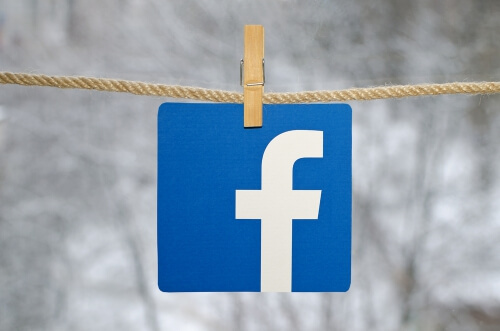 Facebook впереди Яндекса по дневной мобильной аудитории в Рунете