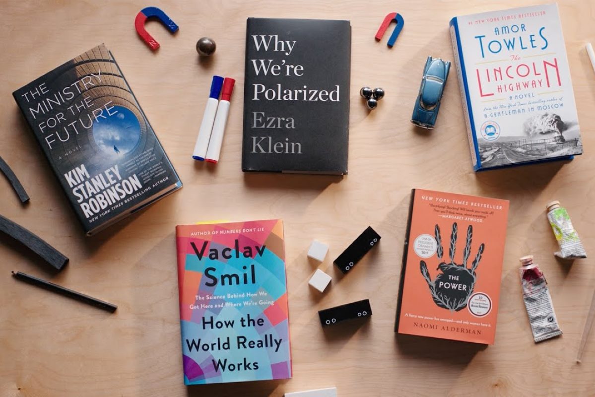 Билл Гейтс назвал 5 книг, которые рекомендует прочитать этим летом