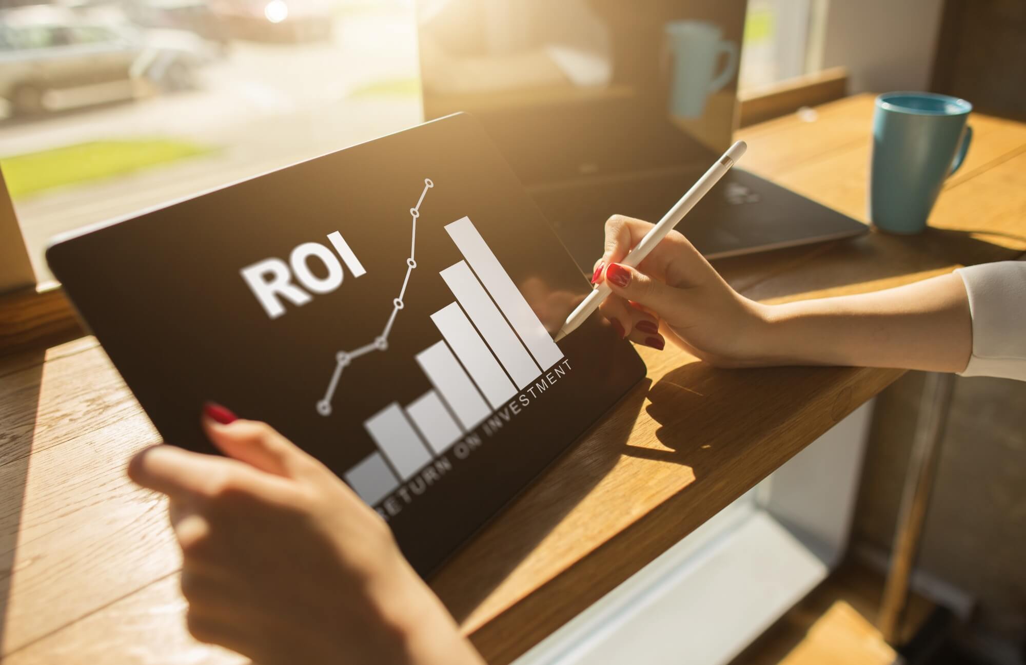 ROI (Return on Investment) Иллюстрация коэффициента ROI, который показывает прибыльность или убыточность инвестиций