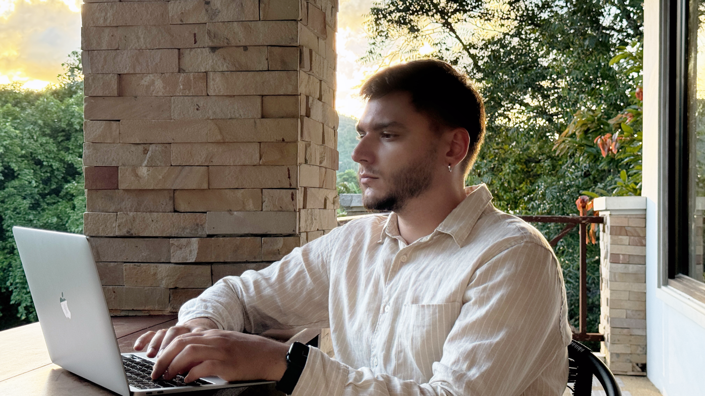 Влад Макаров Эксперт в области digital и B2B-маркетинга Влад Макаров Эксперт в области digital и B2B-маркетинга