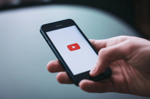 Аудитория YouTube за последние несколько недель увеличилась, однако расходы на рекламу сократились