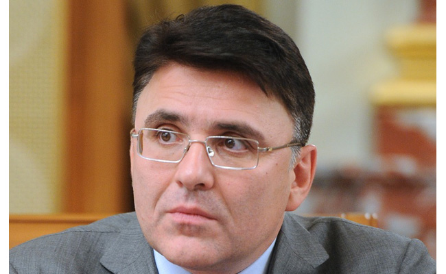 РКН проверит Twitter и Facebook в декабре