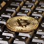 Курс биткоина преодолел порог в $10 000