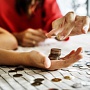 VK Pay начнет брать комиссию за вывод средств на карты Visa и «Мир»